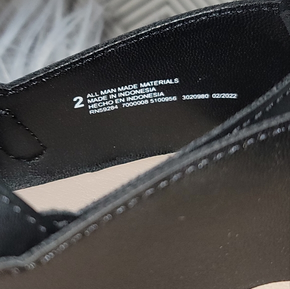 Girls Black Flats - Picture 6 of 7